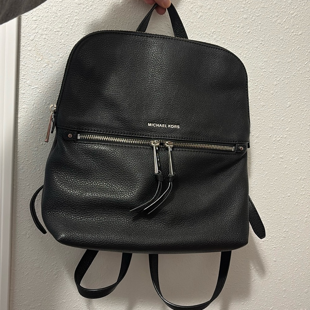 Michael Kors Rhea Zip Medium Slim Backpack